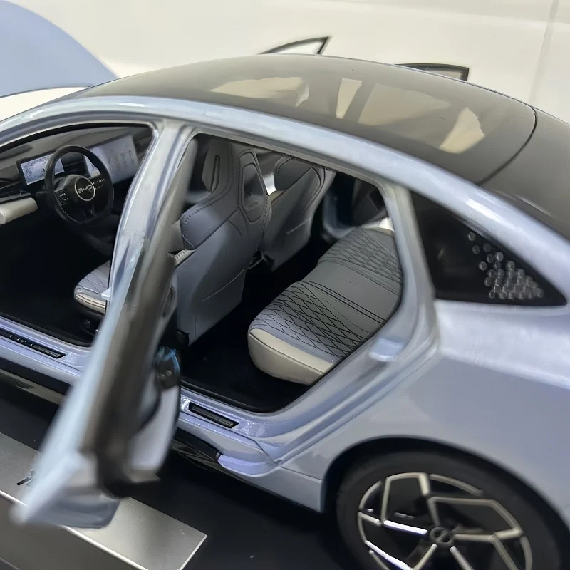 1:18 Simulation Alloy Car Model For BYD - Image 6